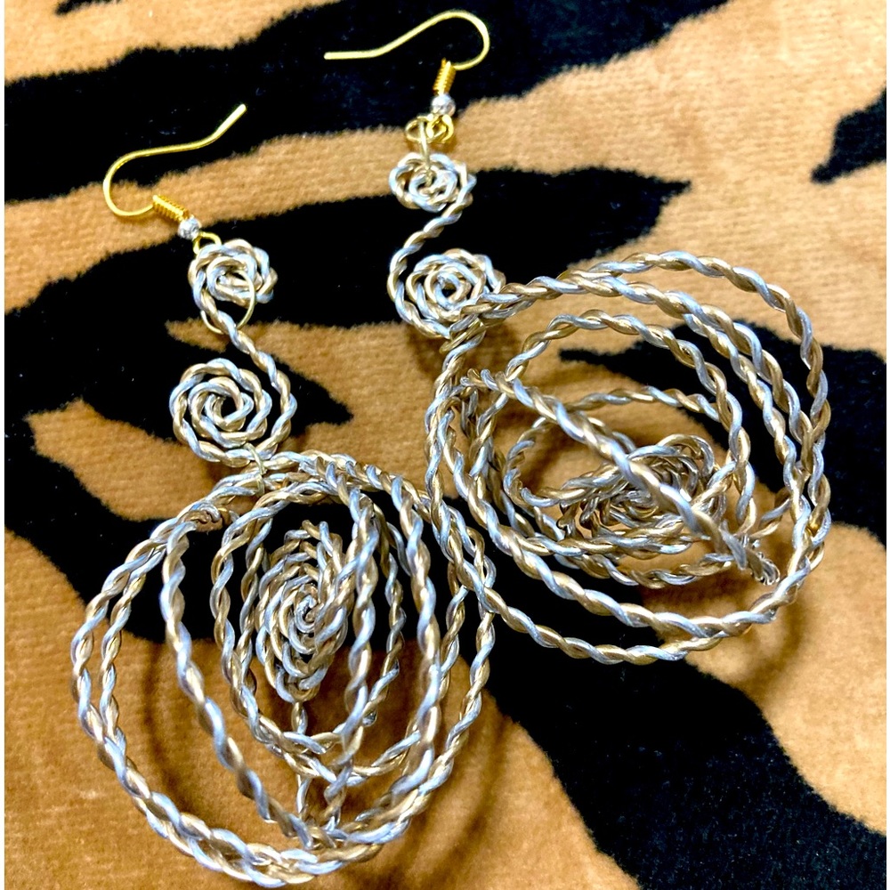 Dangles by DiegoNAlex DNA